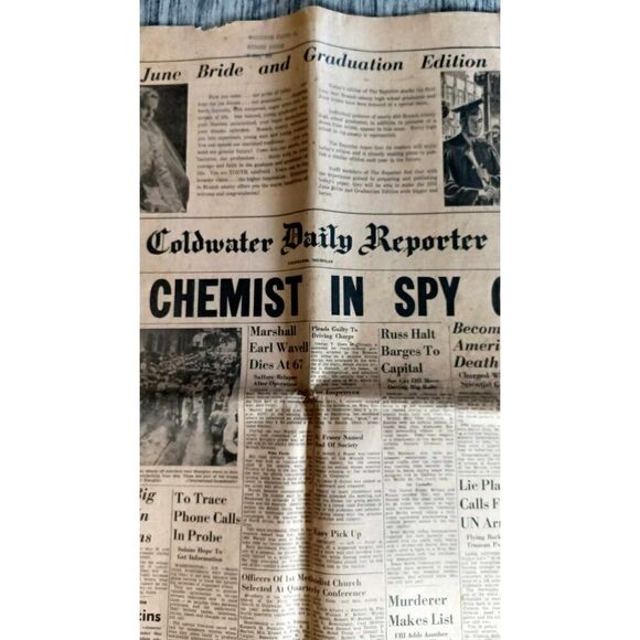 PRESIDENT SLAIN News papers from November 23,25,,26,27 1963 KENNEDY ASS. - Picture 2 of 14